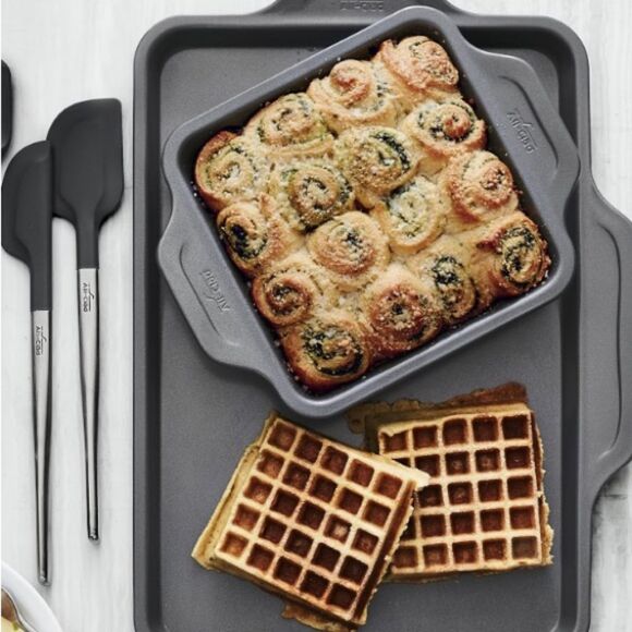 All-Clad Pro-Release Bakeware Square Cake Pan - Picture 4 of 9